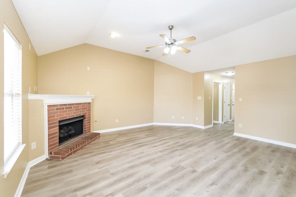 1144 Breezy Valley Dr - Photo 4 of 16