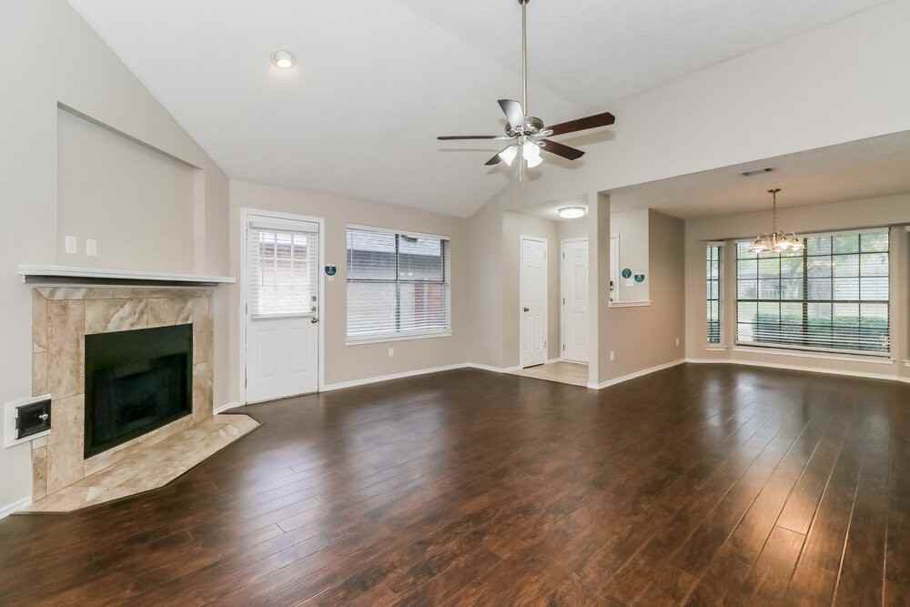 606 Clearwater Trl - Photo 4 of 16