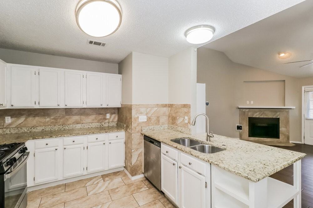 606 Clearwater Trl - Photo 7 of 16