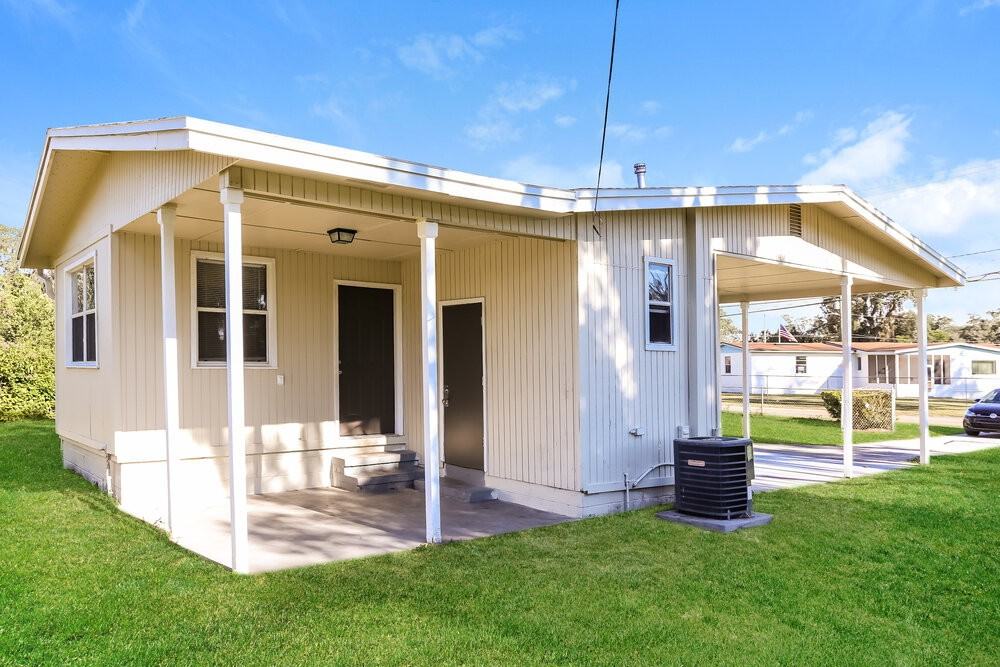 261 Claudia Dr - Photo 3 of 16