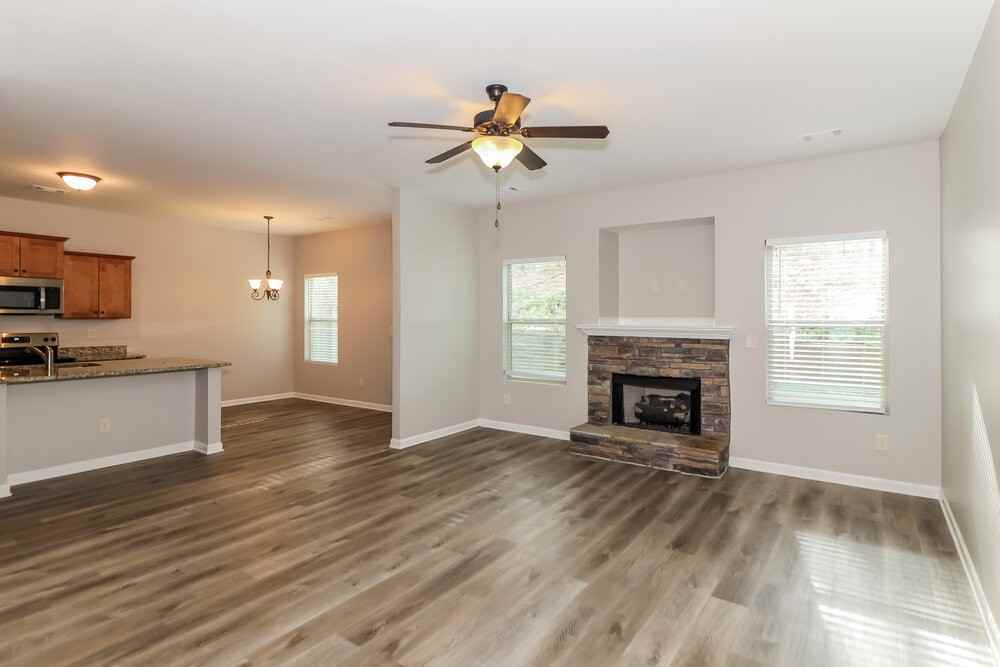 137 Bethany Manor Dr - Photo 4 of 17