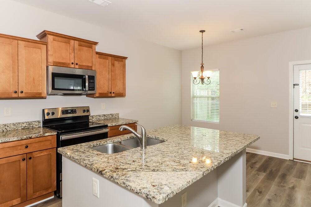 137 Bethany Manor Dr - Photo 7 of 17