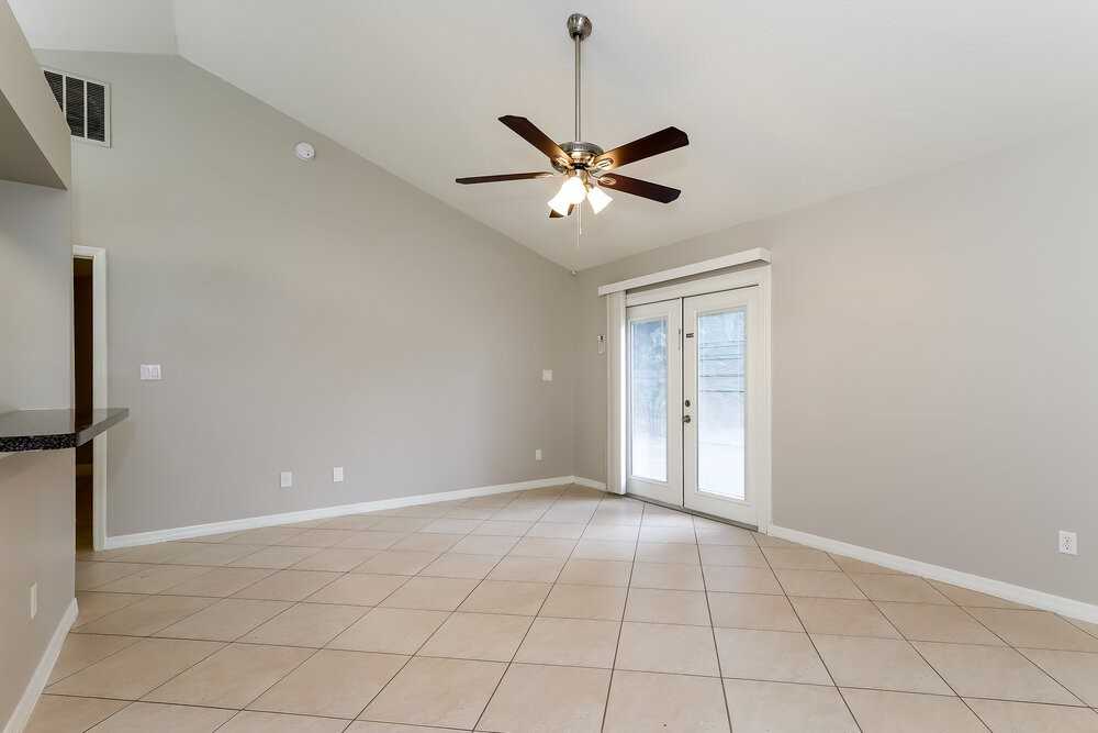 710 Kenmoore Ct - Photo 3 of 16