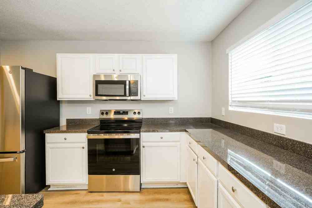 7820 Whitney Ln - Photo 7 of 16