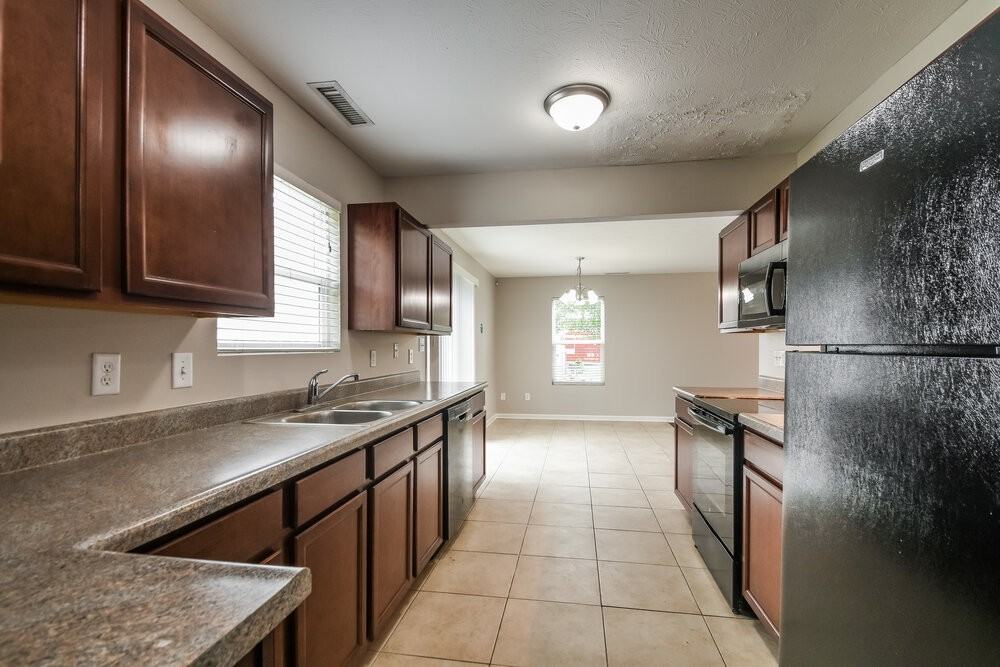 3039 Brandenburg Dr - Photo 5 of 16