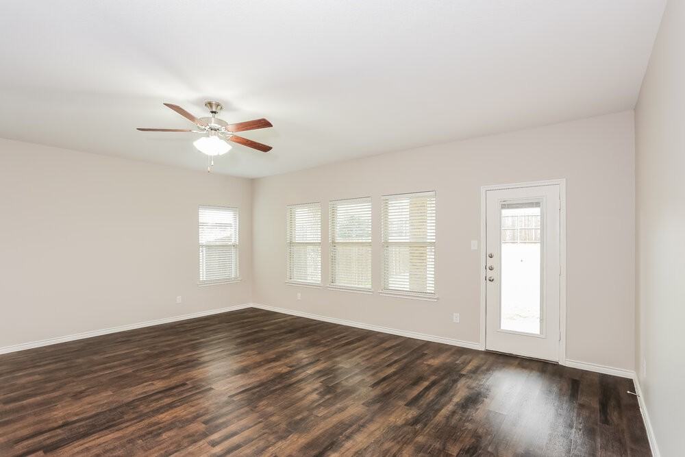 3013 Colorado Dr - Photo 4 of 17