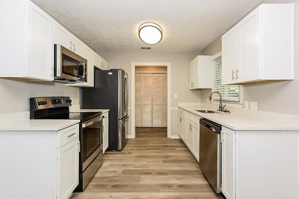 185 Highland Dr - Photo 5 of 16