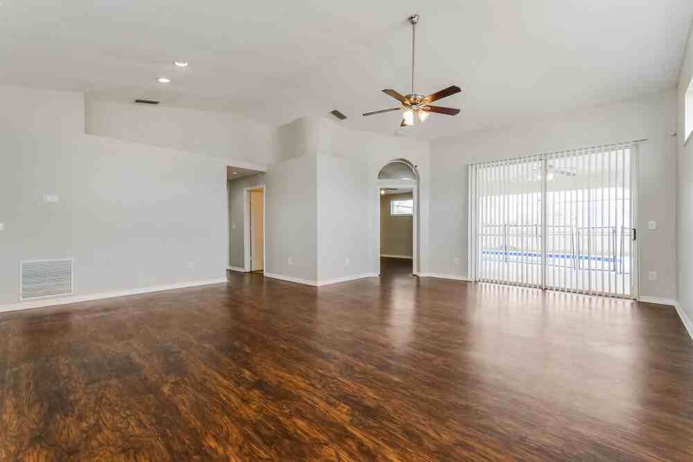 2900 Dickens Cir - Photo 3 of 16