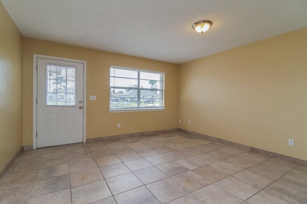 3341 Sky St - Photo 3 of 25