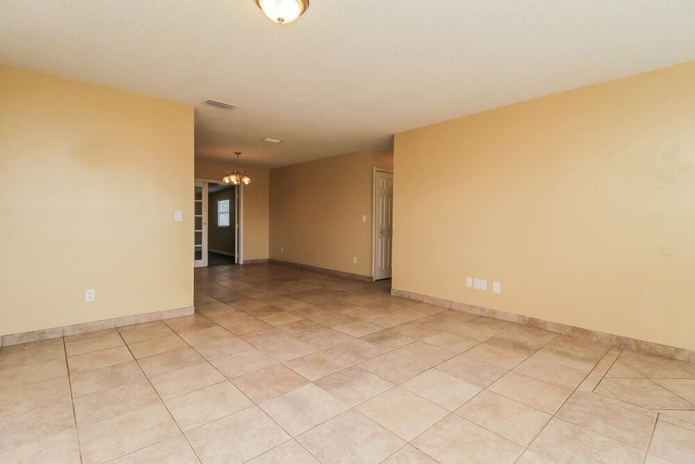 3341 Sky St - Photo 4 of 25
