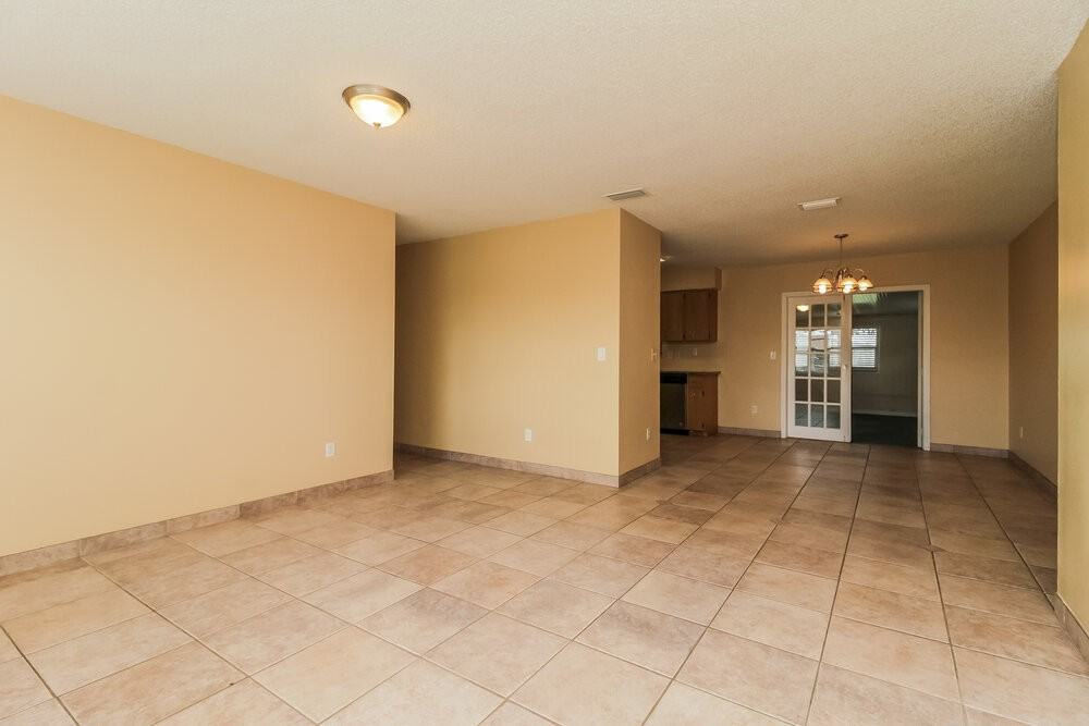 3341 Sky St - Photo 5 of 25