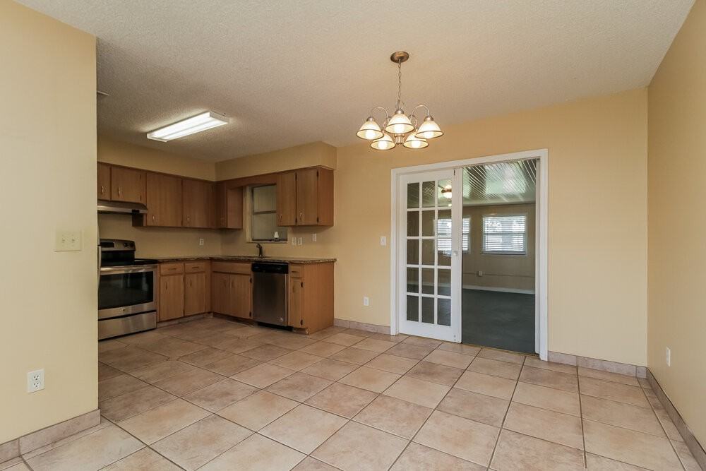 3341 Sky St - Photo 6 of 25