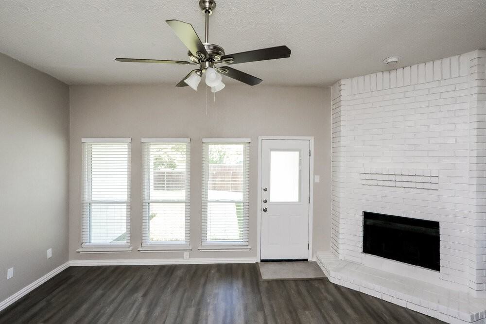 2918 Valley Cir - Photo 3 of 16