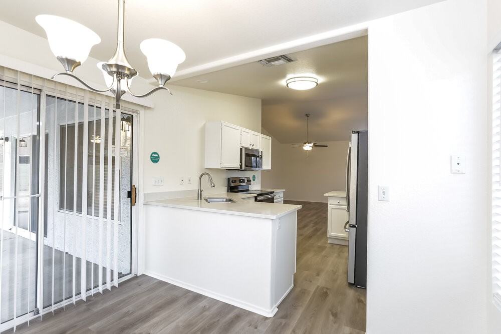 7530 W Luke Ave - Photo 6 of 16