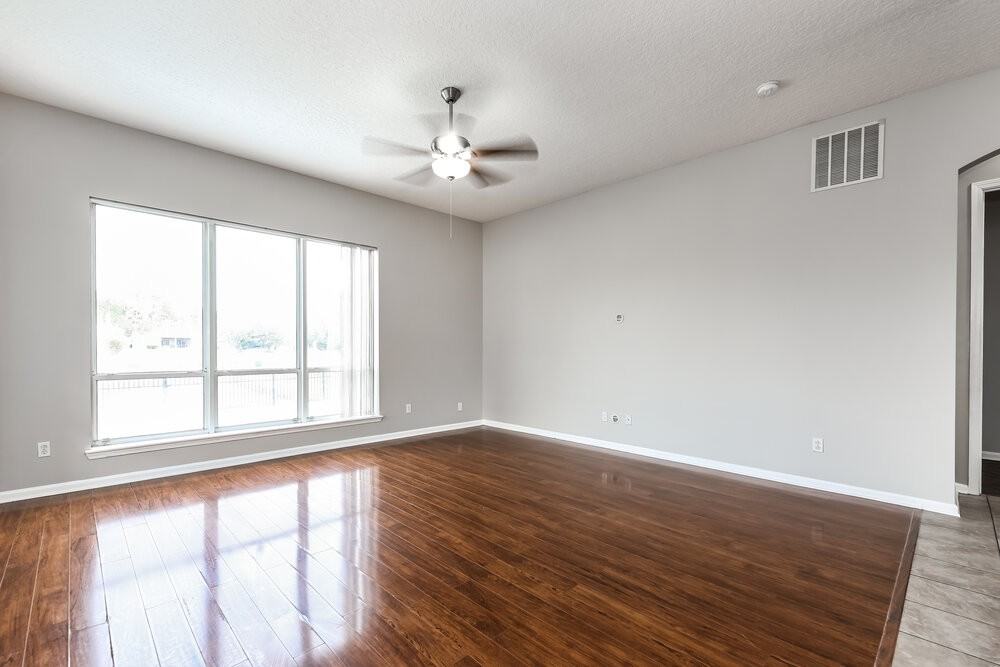 3583 Shrewsbury Dr - Photo 5 of 17
