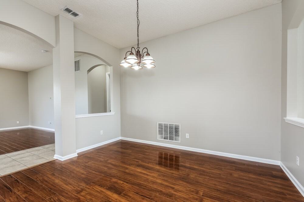3583 Shrewsbury Dr - Photo 7 of 17
