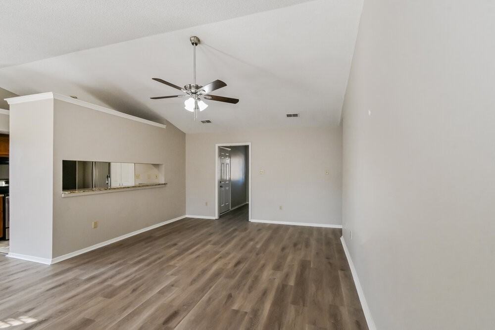 7184 Brandee Dr - Photo 3 of 16