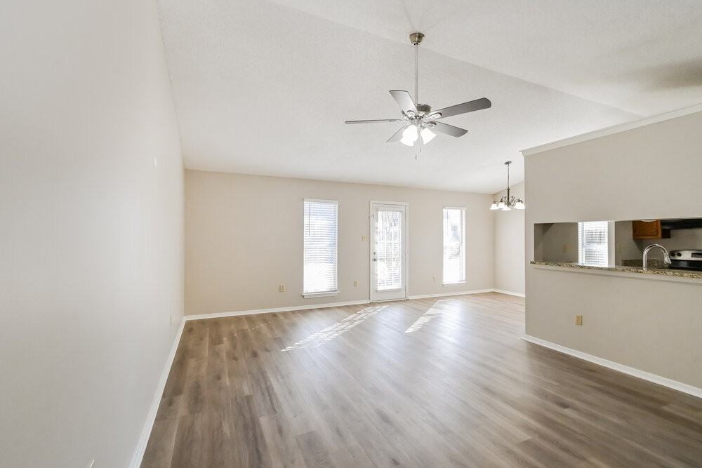 7184 Brandee Dr - Photo 5 of 16