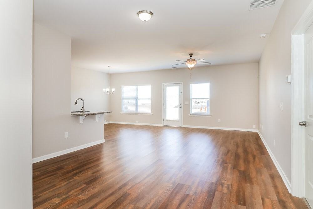 38 Robin Rd - Photo 4 of 16