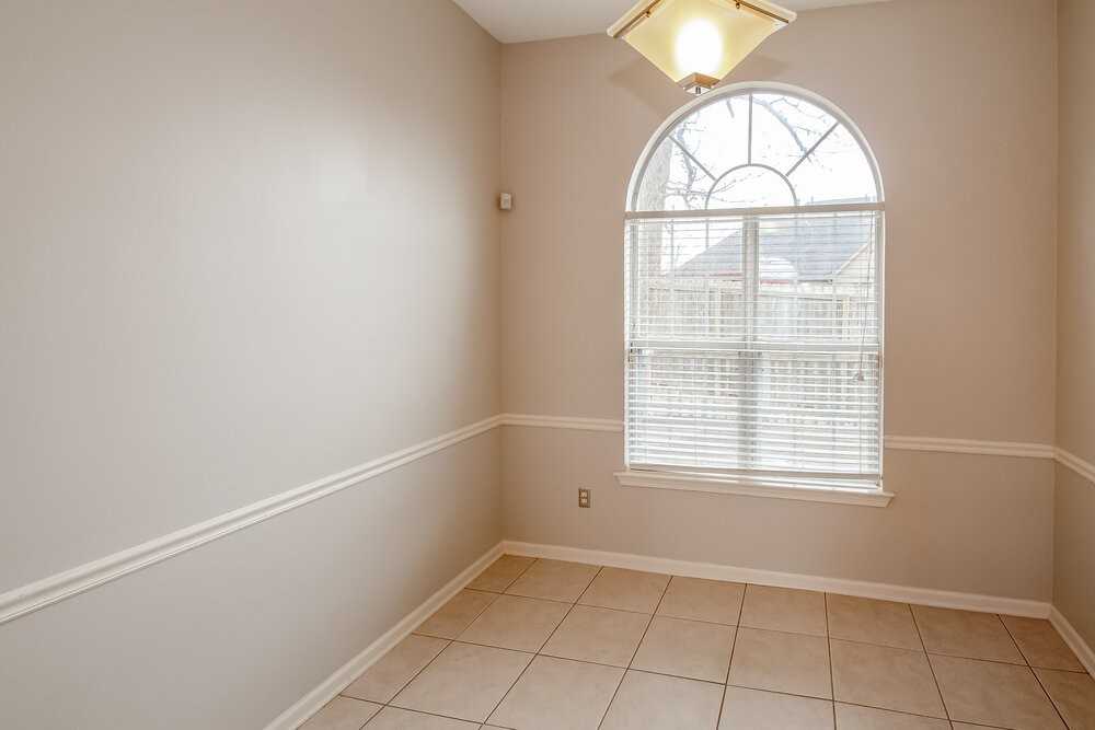 7643 Shadow Hills Dr - Photo 5 of 14