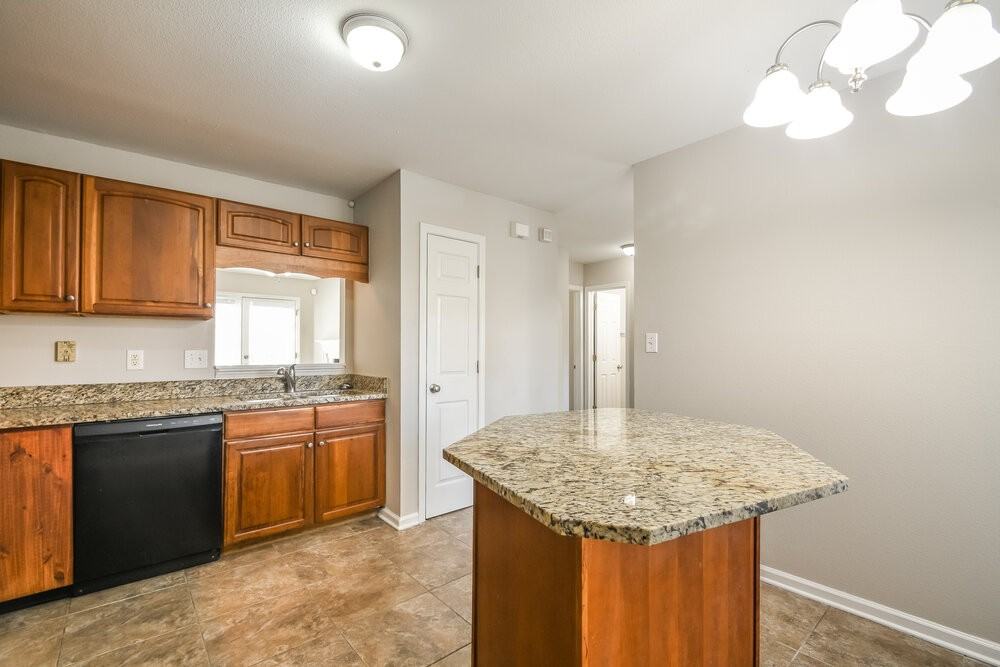 2604 Lullwater Ln - Photo 7 of 15