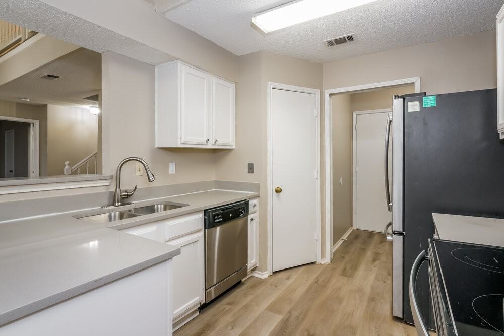 4844 Thistledown Dr - Photo 7 of 17