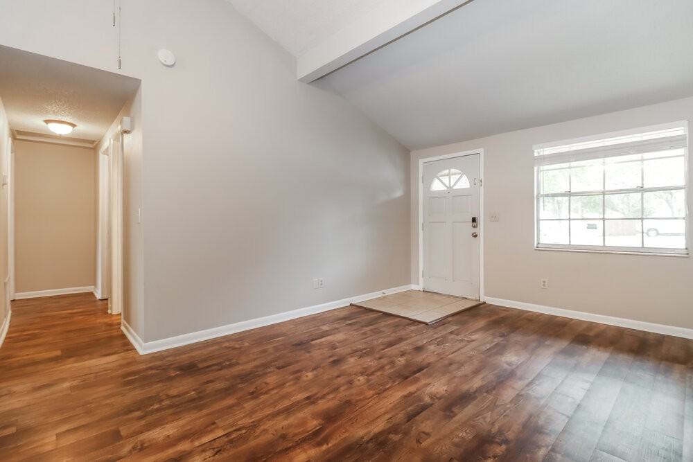 16022 Saddle Creek Dr - Photo 3 of 16