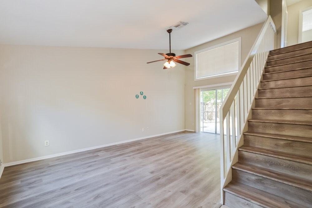 1280 Pin Oak Dr - Photo 4 of 17