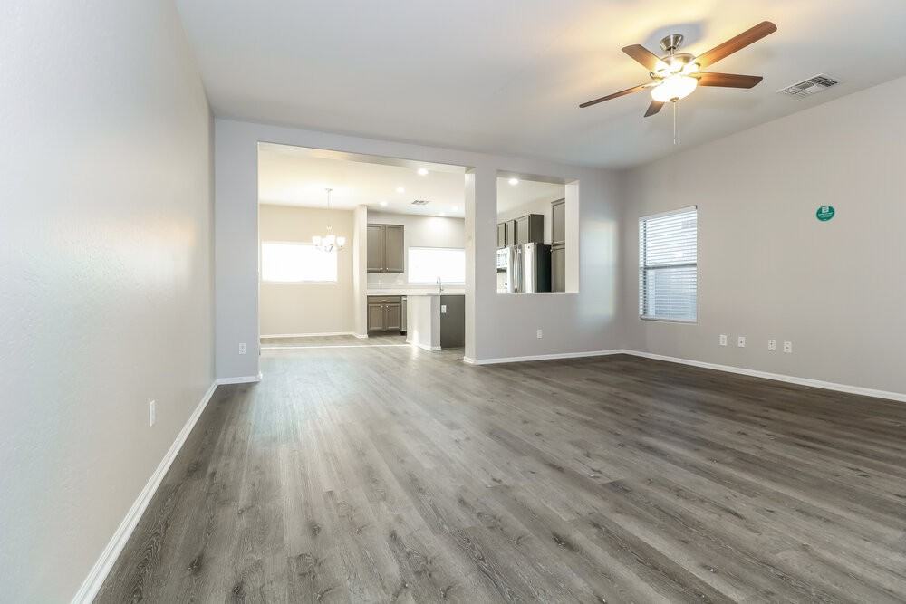 10911 W Mariposa Dr - Photo 5 of 17