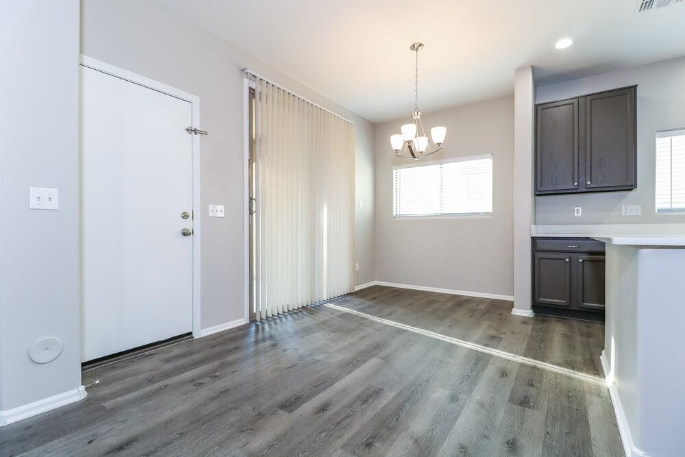 10911 W Mariposa Dr - Photo 6 of 17