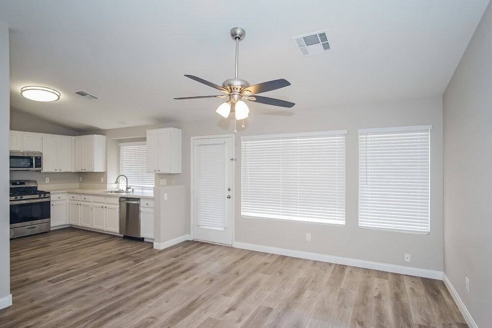 707 Heritage Point Dr - Photo 7 of 15