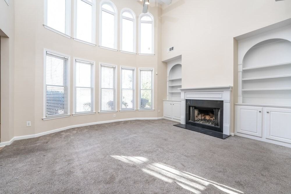 7234 Lake Xing - Photo 4 of 17
