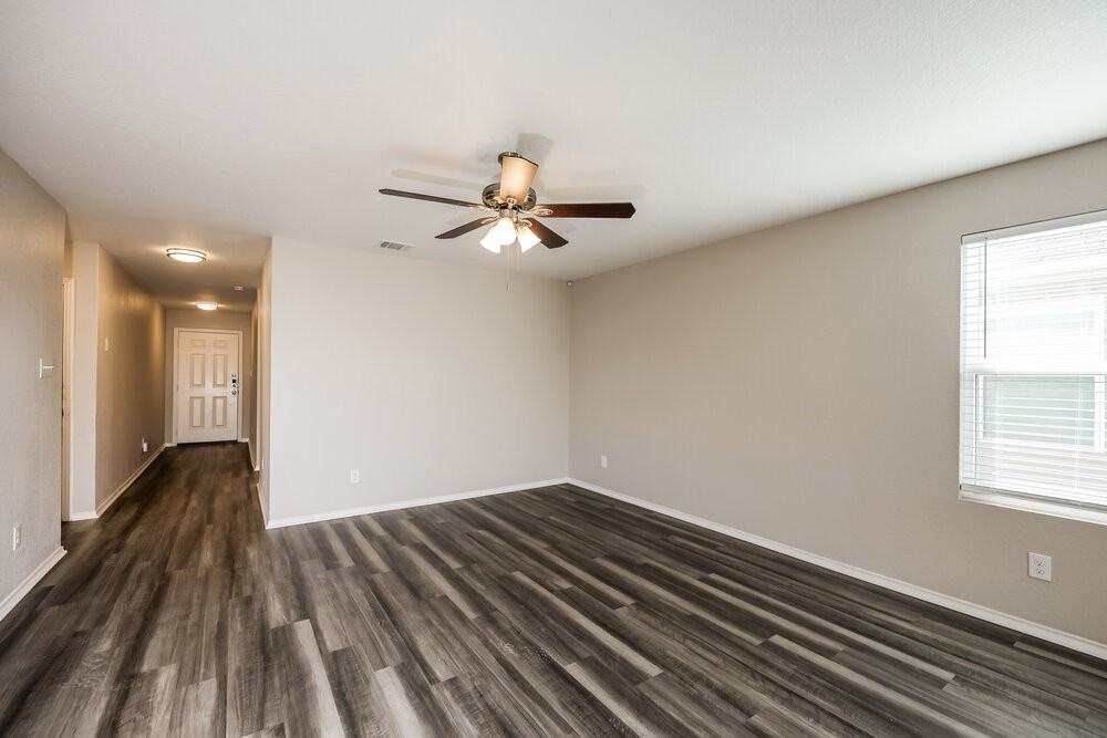 9723 Marbach Hl - Photo 6 of 16