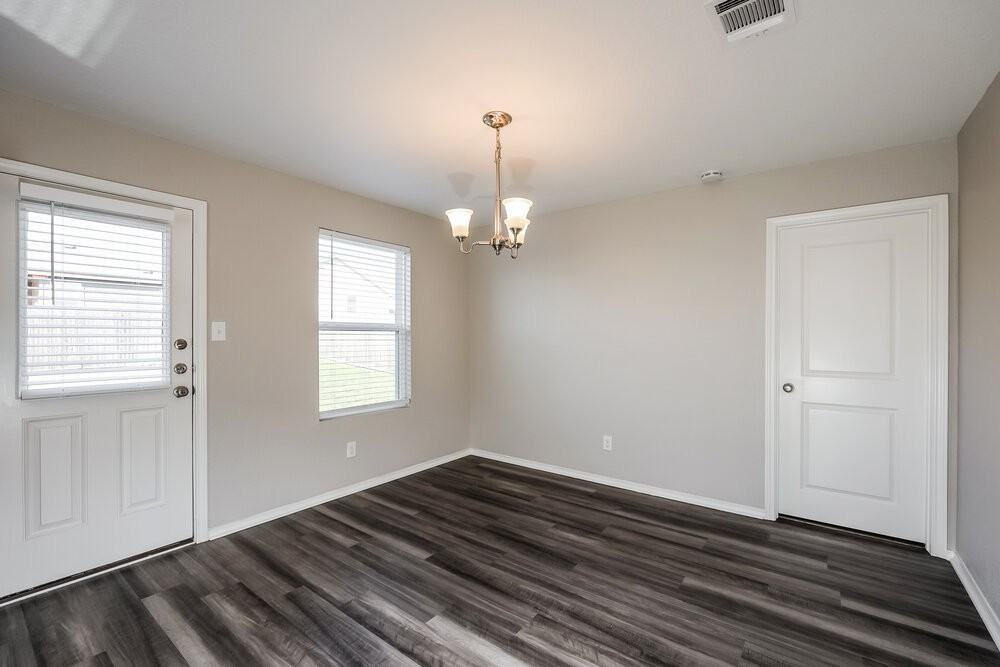 9723 Marbach Hl - Photo 7 of 16