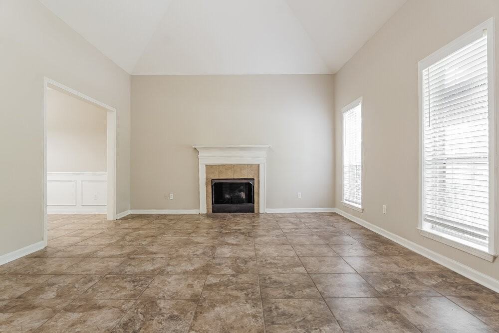5741 Marchester Cir - Photo 3 of 16