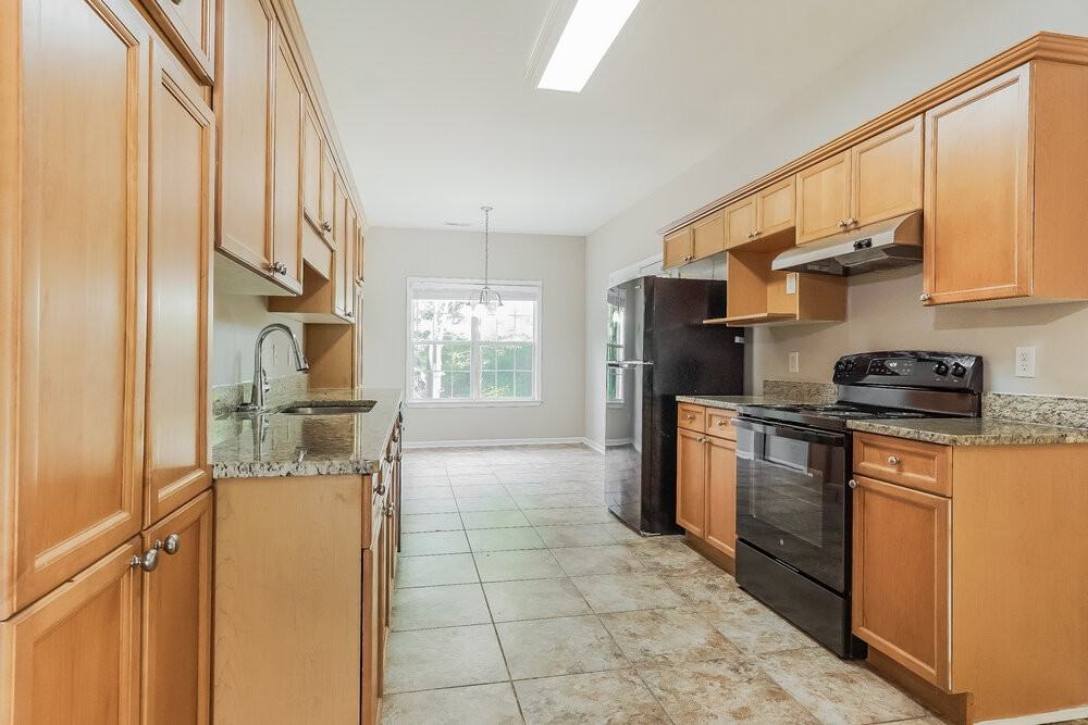 5741 Marchester Cir - Photo 6 of 16