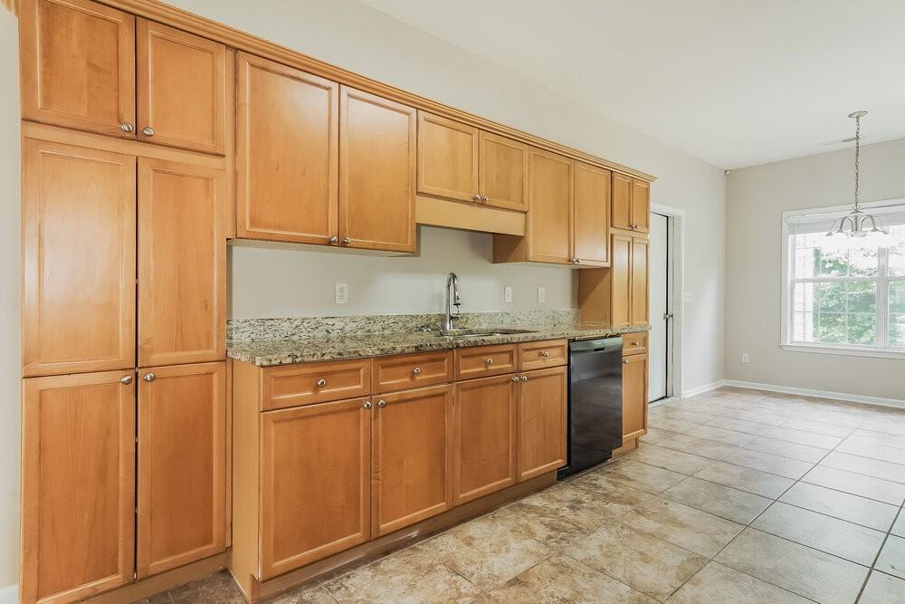 5741 Marchester Cir - Photo 7 of 16