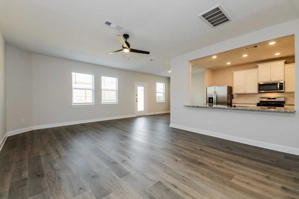 1104 Princeton Hts - Photo 4 of 17