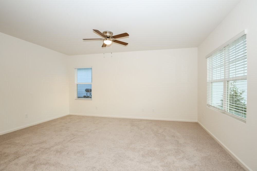 153 Hargrave Ave - Photo 4 of 17