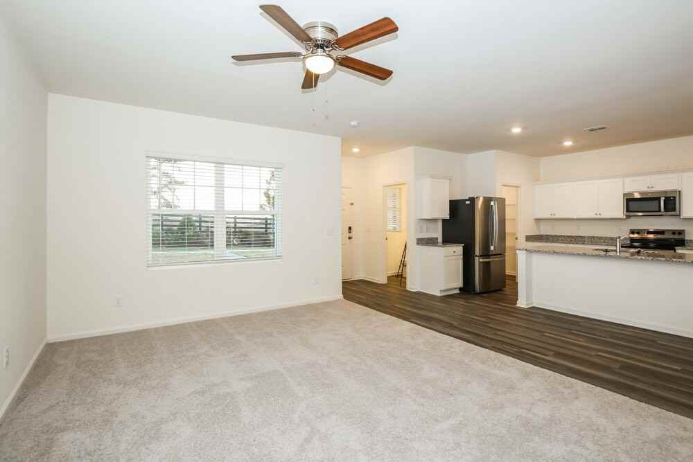 153 Hargrave Ave - Photo 6 of 17