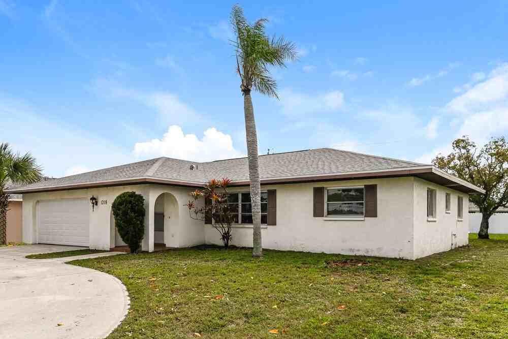 1318 Everest Pkwy - Photo 3 of 16