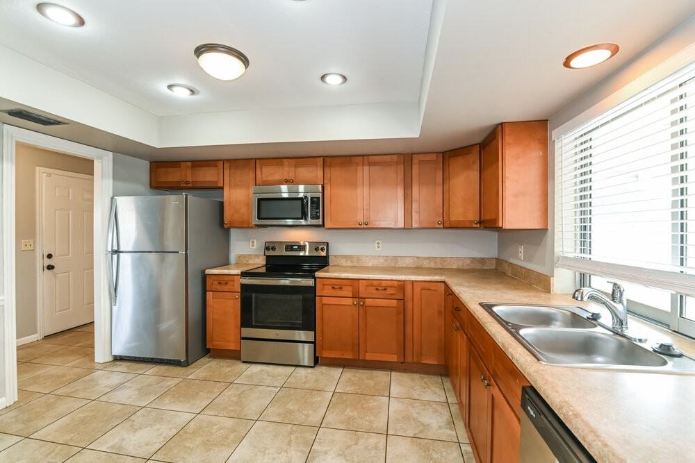 1318 Everest Pkwy - Photo 7 of 16