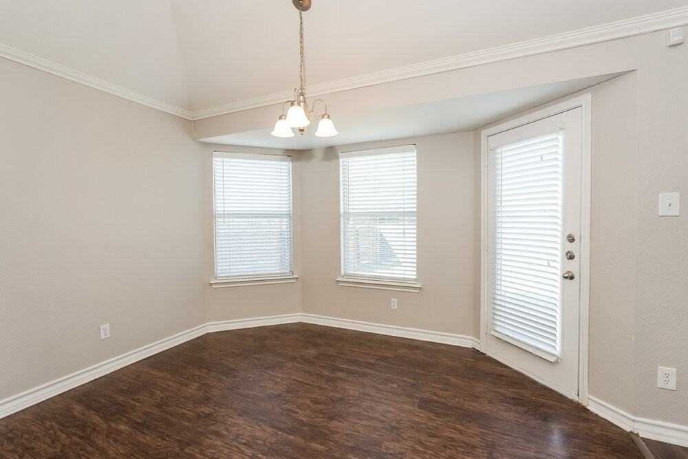 909 Crowder Dr - Photo 6 of 16