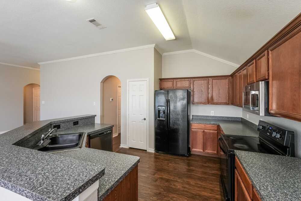 909 Crowder Dr - Photo 7 of 16