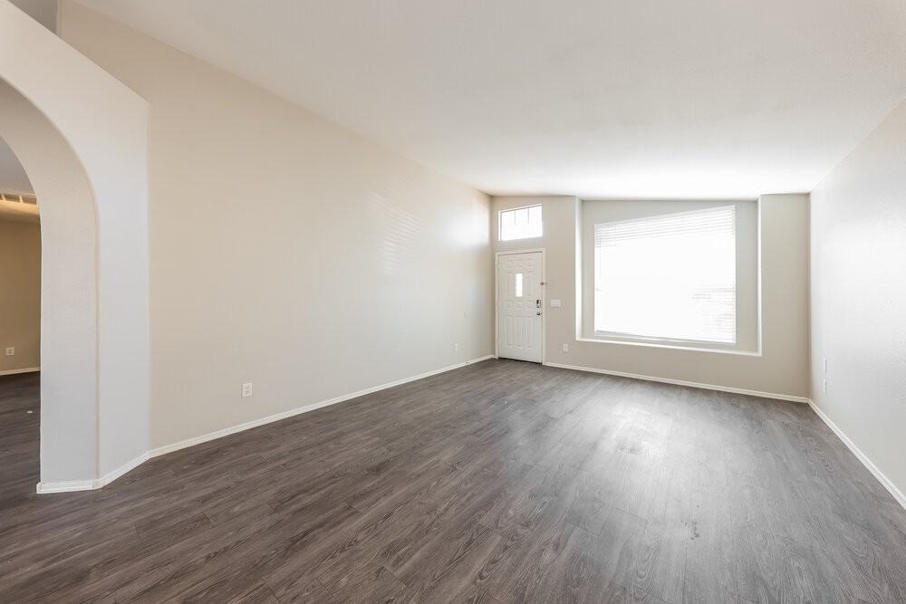 2709 N 122nd Ave - Photo 4 of 16