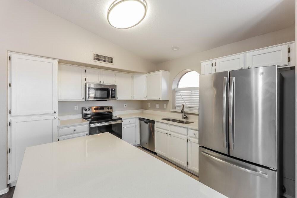 2709 N 122nd Ave - Photo 5 of 16