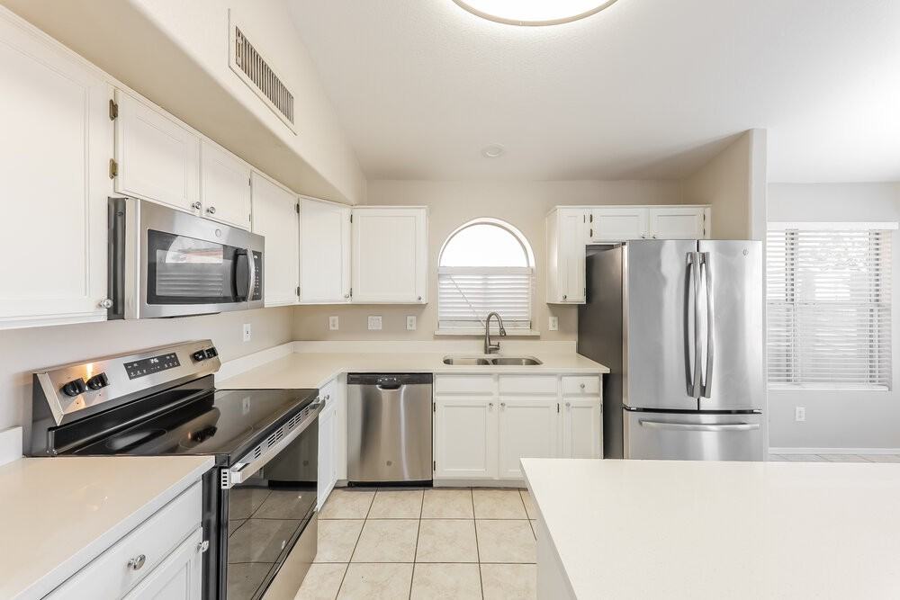 2709 N 122nd Ave - Photo 6 of 16