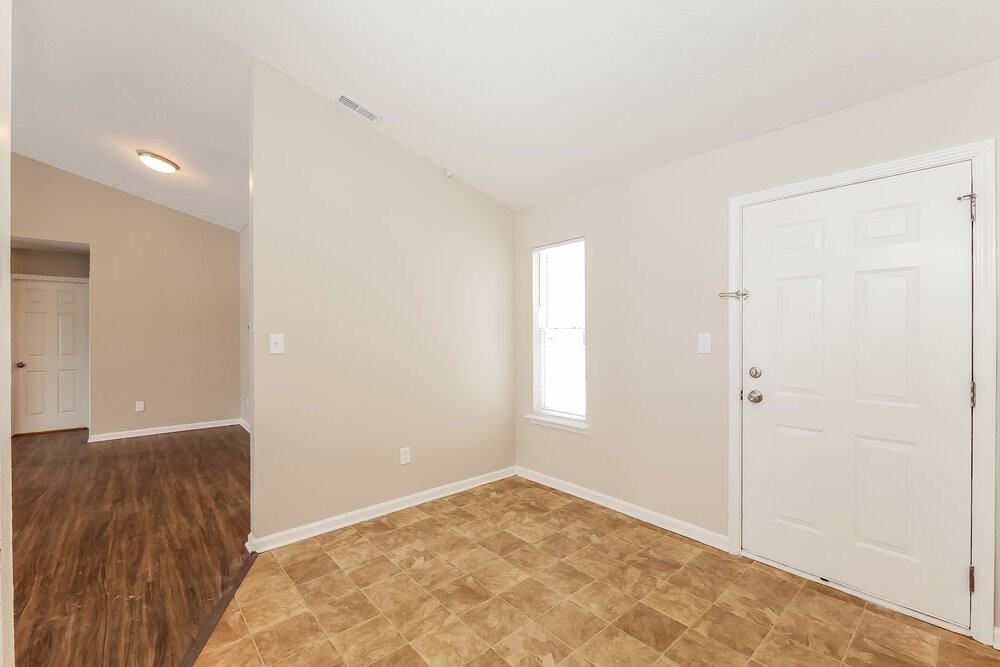 5322 Claybrooke Dr - Photo 4 of 15