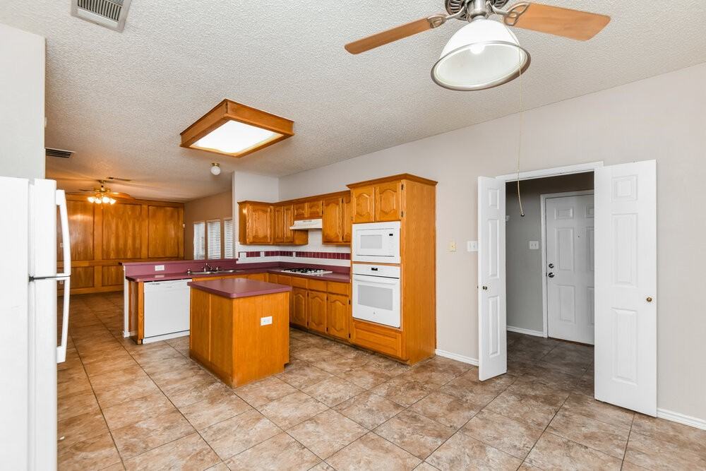 744 Teresa Dr - Photo 7 of 17