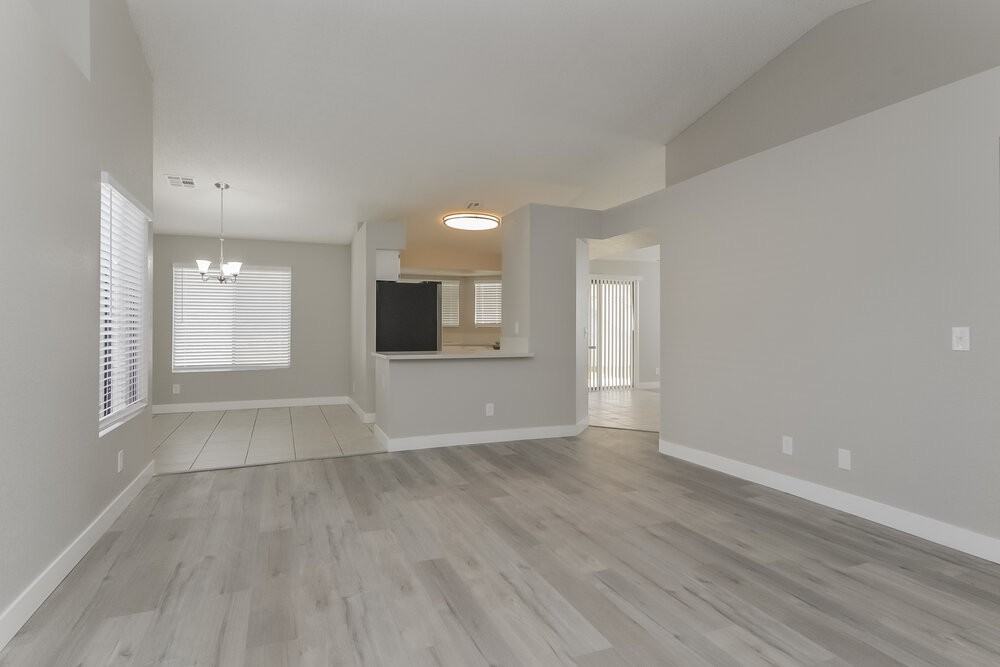 717 Skipjack Dr - Photo 4 of 16